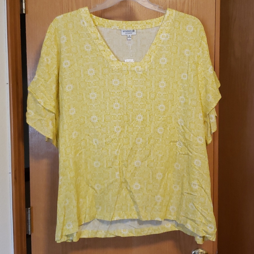 NWT woven top